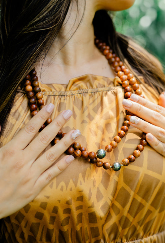 Tahitian Pearl w/Sandal Wood Necklace